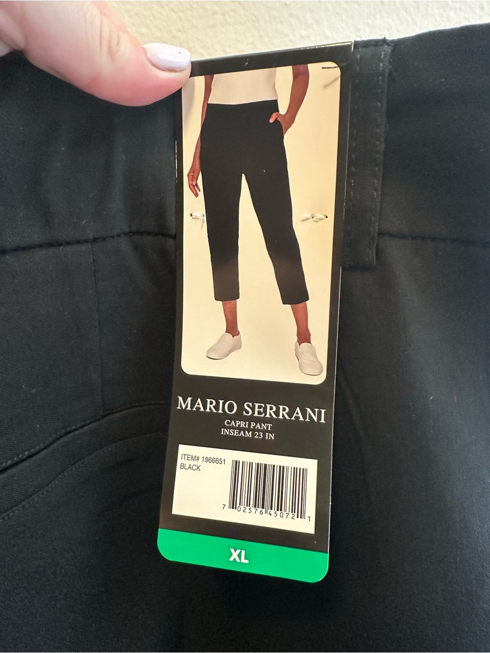 Mario Serrani Black Cropped Capri Pants